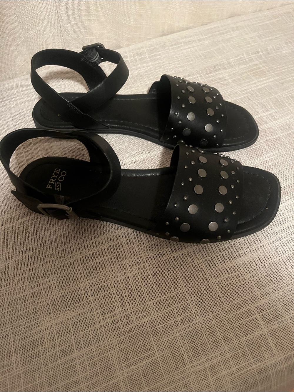 Frye & Co Black Studded Ankle Strap Flat Sandals Boho Edgy Size 7.5
